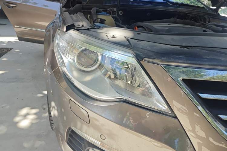 Used Volkswagen FAW-Volkswagen CC 2011 2.0 TSI Ultimate Edition Right Front Headlight