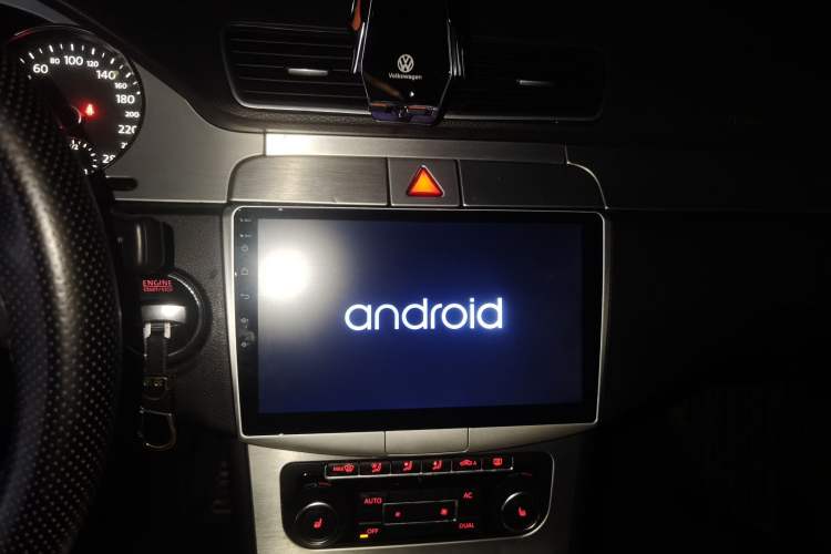 Used Volkswagen FAW-Volkswagen CC 2011 2.0 TSI Ultimate Edition Audio And AC Panel