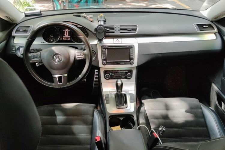 Used Volkswagen FAW-Volkswagen CC 2011 1.8TSI Luxury Model Center Console