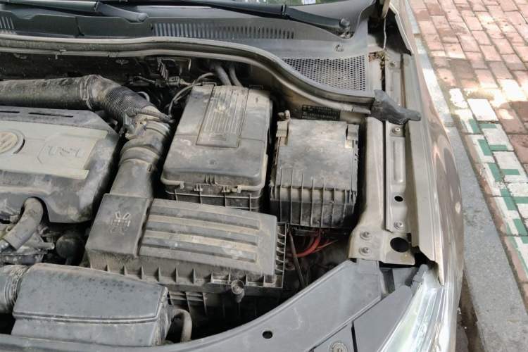 Used Volkswagen FAW-Volkswagen CC 2011 1.8TSI Luxury Model Engine Bay Left