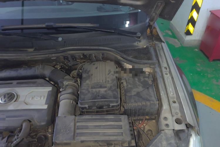Used Volkswagen FAW-Volkswagen CC 2011 1.8TSI Luxury Model Engine Bay Left