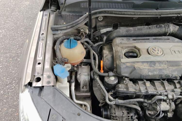 Used Volkswagen FAW-Volkswagen CC 2011 1.8TSI Luxury Model Engine Bay Right