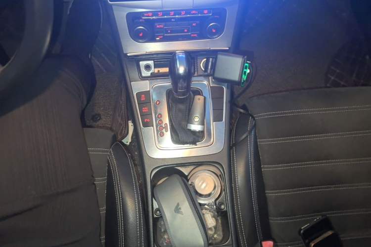 Used Volkswagen FAW-Volkswagen CC 2011 1.8TSI Luxury Model Gear Lever