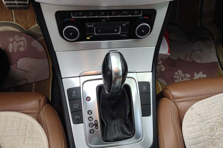 Used Volkswagen FAW-Volkswagen CC 2011 1.8TSI Luxury Model Gear Lever