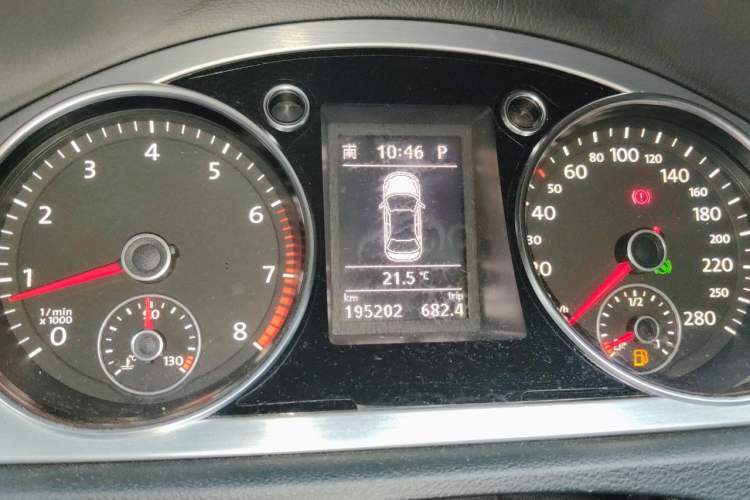 Used Volkswagen FAW-Volkswagen CC 2011 1.8TSI Luxury Model Instrument Cluster