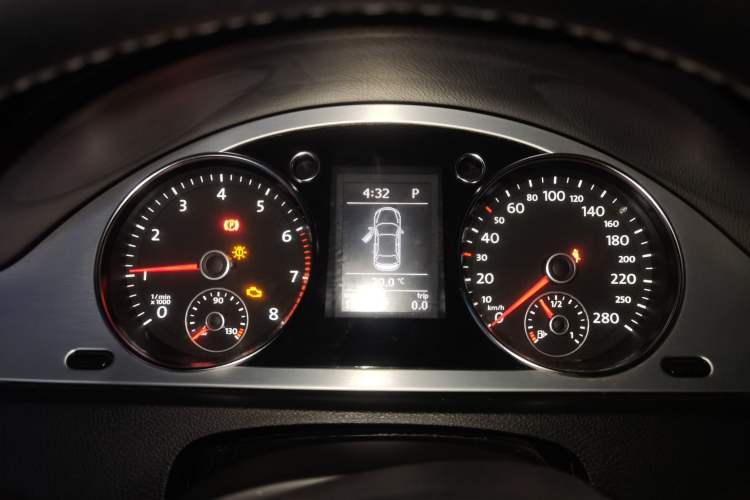 Used Volkswagen FAW-Volkswagen CC 2011 2.0 TSI Ultimate Edition Instrument Cluster