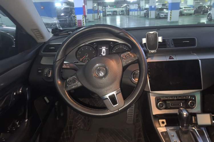 Used Volkswagen FAW-Volkswagen CC 2011 1.8TSI Luxury Model Steering Wheel