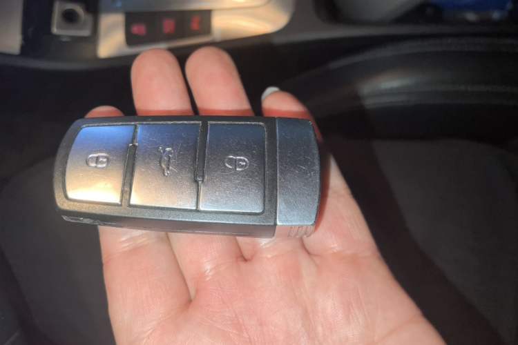 Used Volkswagen FAW-Volkswagen CC 2011 1.8TSI Luxury Model Vehicle Key