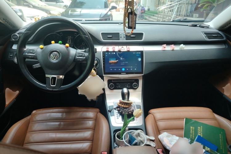 Used Volkswagen FAW-Volkswagen CC 2011 1.8TSI Luxury Model Center Console