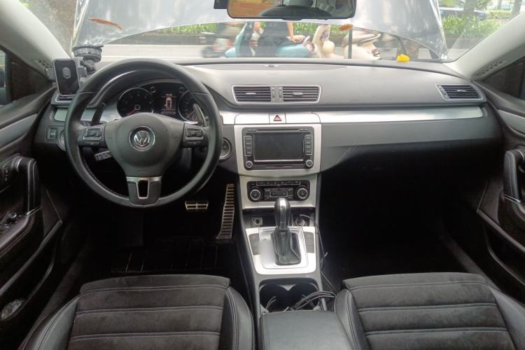Used Volkswagen FAW-Volkswagen CC 2011 1.8TSI Luxury Model Center Console