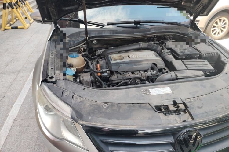 Used Volkswagen FAW-Volkswagen CC 2011 1.8TSI Luxury Model Engine Bay Right