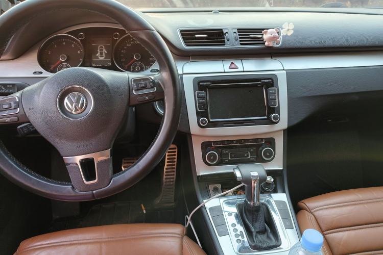 Used Volkswagen FAW-Volkswagen CC 2011 2.0 TSI Luxury Edition Center Console