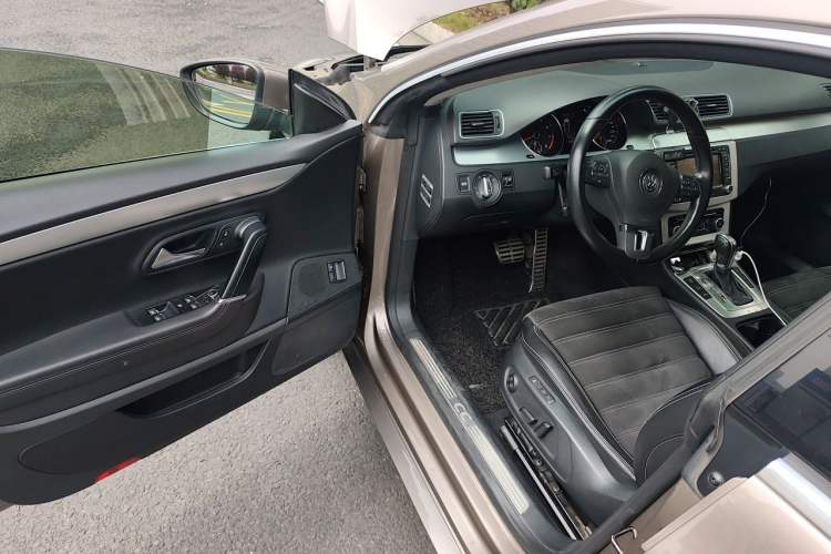 Used Volkswagen FAW-Volkswagen CC 2011 1.8TSI Luxury Model Driver Seat