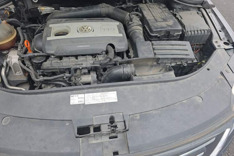 Used Volkswagen FAW-Volkswagen CC 2011 2.0 TSI Luxury Edition Engine Bay Left