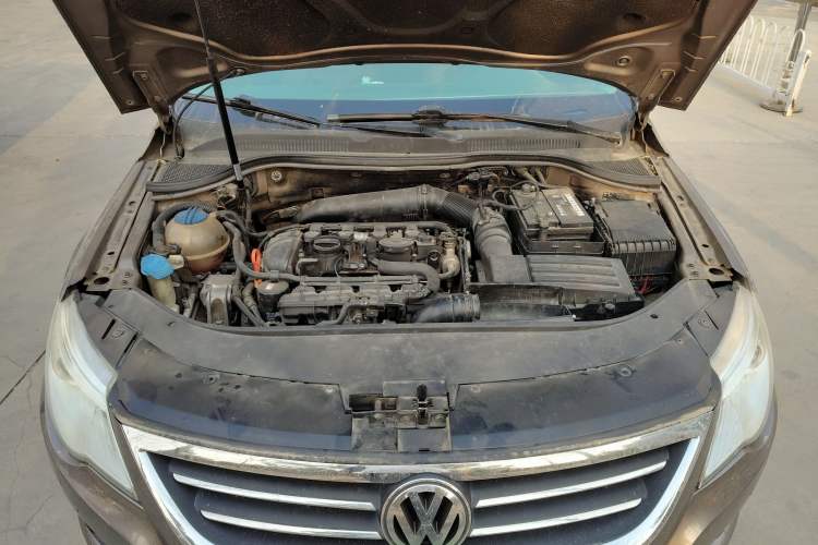 Used Volkswagen FAW-Volkswagen CC 2011 2.0 TSI Luxury Edition Engine Bay