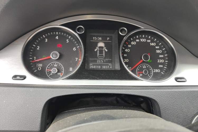 Used Volkswagen FAW-Volkswagen CC 2011 2.0 TSI Ultimate Edition Odometer Close Up