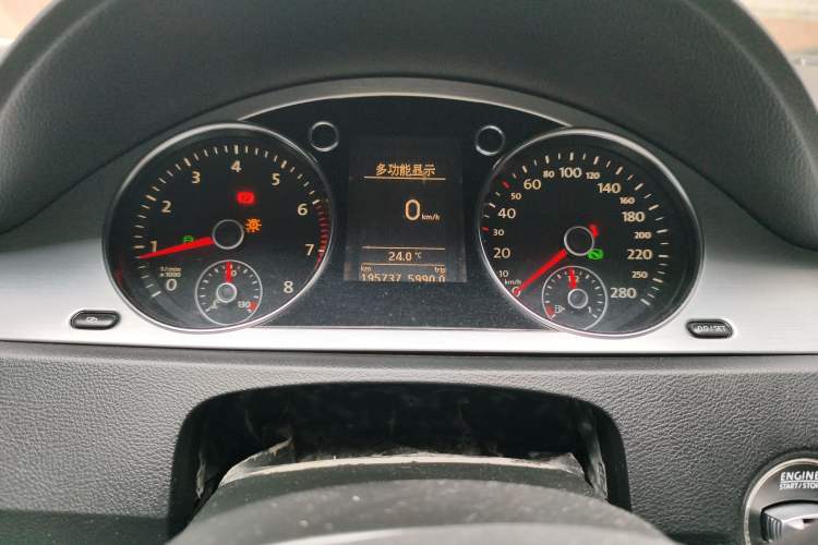 Used Volkswagen FAW-Volkswagen CC 2011 2.0 TSI Ultimate Edition Odometer Close Up