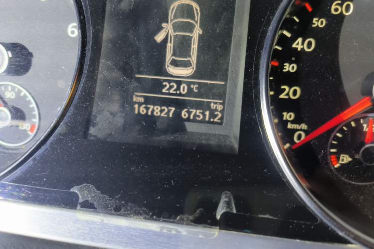 Used Volkswagen FAW-Volkswagen CC 2011 2.0 TSI Ultimate Edition Odometer Close Up