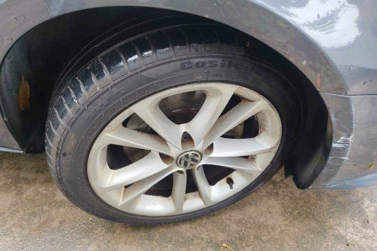 Used Volkswagen FAW-Volkswagen CC 2011 1.8 TSI Prestige Model Right Front Wheel Hub