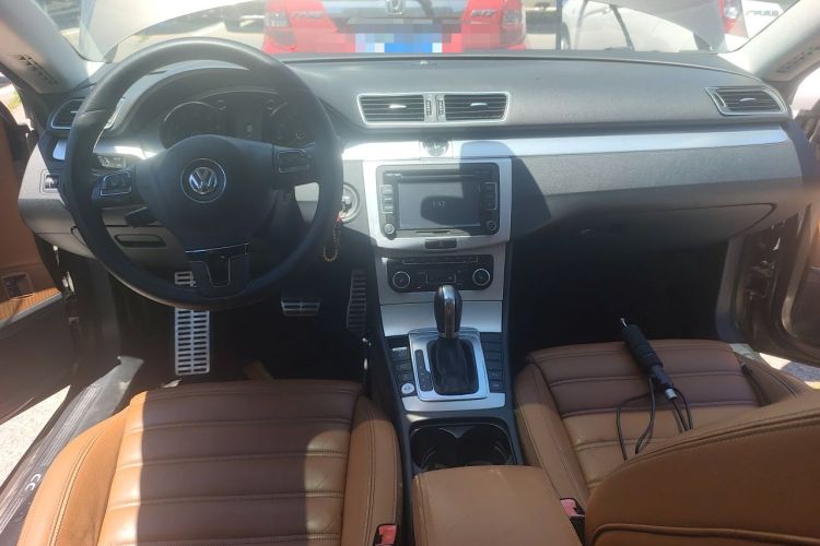 Used Volkswagen FAW-Volkswagen CC 2011 1.8TSI Luxury Model Center Console
