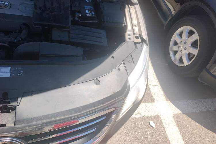 Used Volkswagen FAW-Volkswagen CC 2011 1.8TSI Luxury Model Engine Bay Left