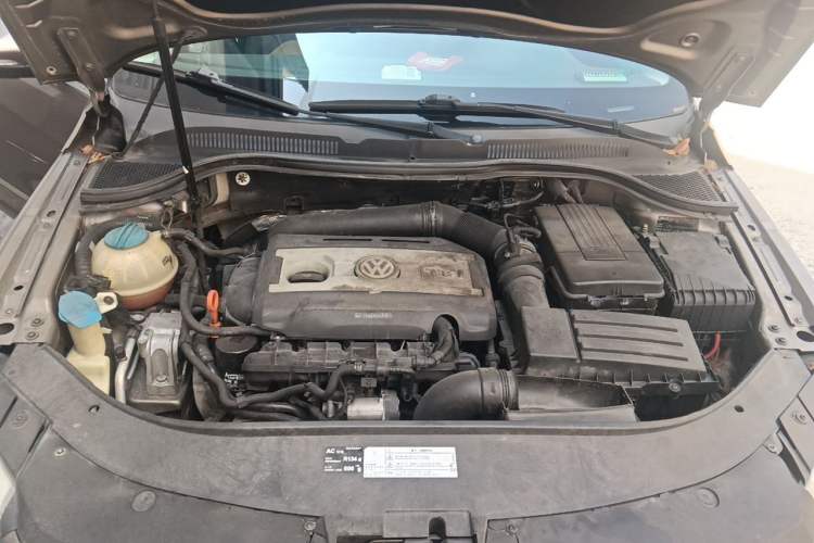 Used Volkswagen FAW-Volkswagen CC 2011 2.0 TSI Luxury Edition Engine Bay