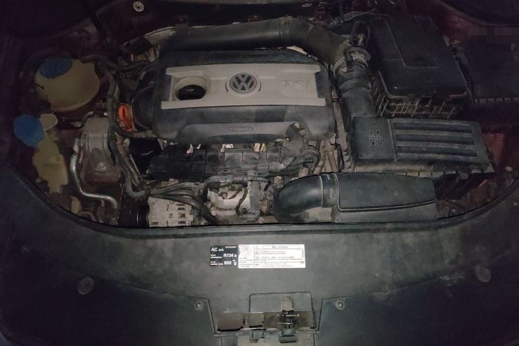 Used Volkswagen FAW-Volkswagen CC 2011 1.8TSI Luxury Model Engine Bay