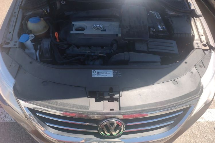 Used Volkswagen FAW-Volkswagen CC 2011 1.8TSI Luxury Model Engine Bay