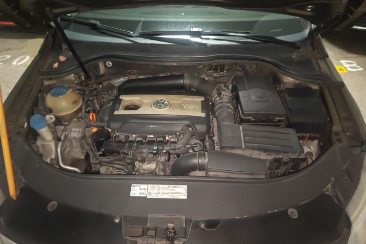Used Volkswagen FAW-Volkswagen CC 2011 2.0 TSI Ultimate Edition Engine Bay