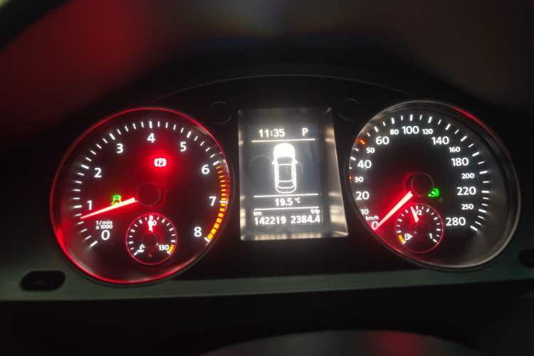 Used Volkswagen FAW-Volkswagen CC 2011 2.0 TSI Ultimate Edition Instrument Cluster