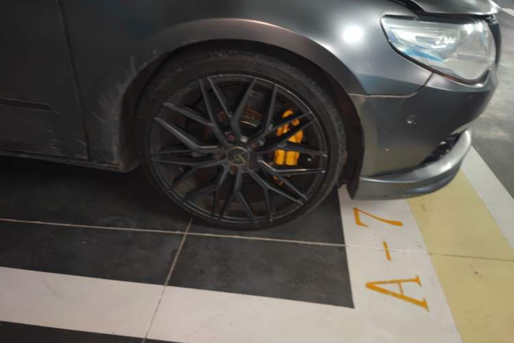Used Volkswagen FAW-Volkswagen CC 2011 2.0 TSI Ultimate Edition Right Front Wheel Hub