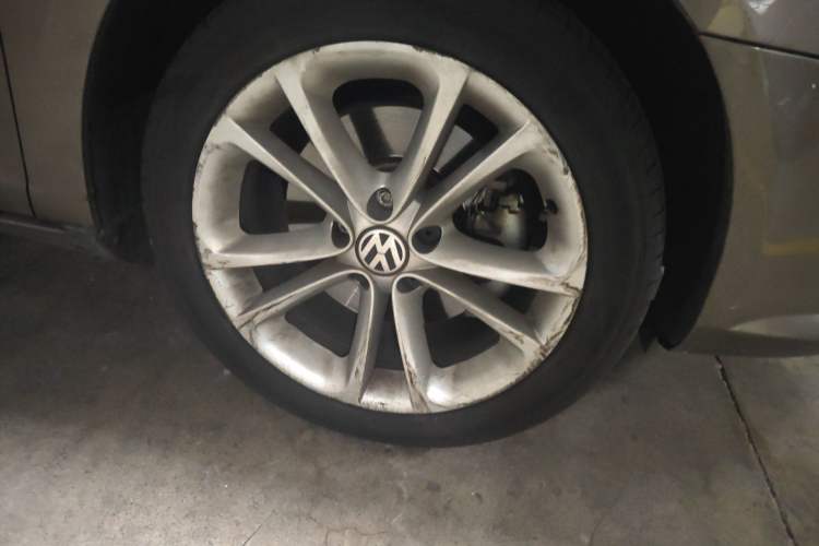 Used Volkswagen FAW-Volkswagen CC 2011 2.0 TSI Ultimate Edition Right Front Wheel Hub