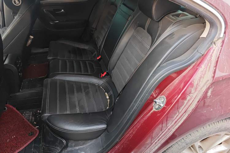 Used Volkswagen FAW-Volkswagen CC 2011 1.8TSI Luxury Model Interior 4