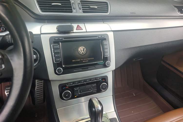 Used Volkswagen FAW-Volkswagen CC 2011 2.0 TSI Ultimate Edition Audio And AC Panel