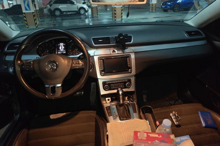 Used Volkswagen FAW-Volkswagen CC 2011 2.0 TSI Luxury Edition Center Console