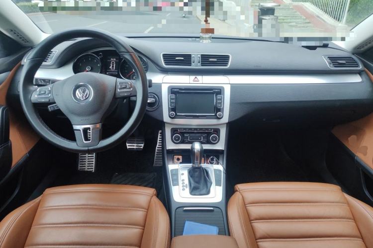Used Volkswagen FAW-Volkswagen CC 2011 2.0 TSI Luxury Edition Center Console