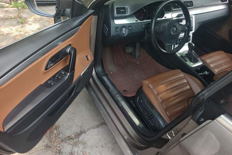 Used Volkswagen FAW-Volkswagen CC 2011 2.0 TSI Ultimate Edition Driver Seat