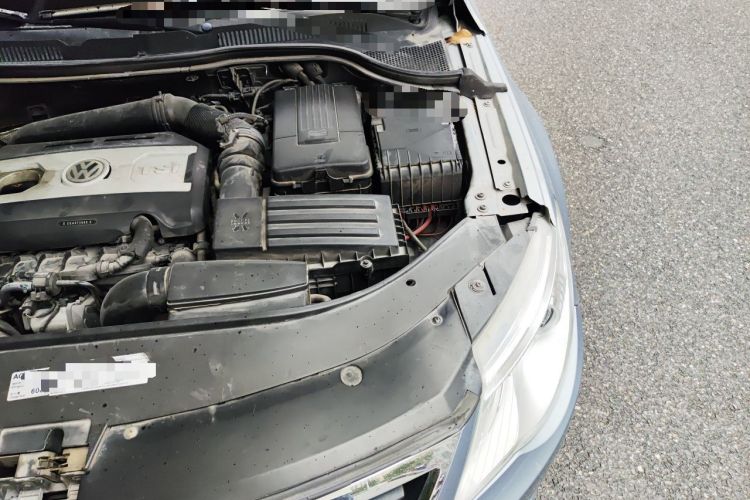 Used Volkswagen FAW-Volkswagen CC 2011 1.8TSI Luxury Model Engine Bay Left