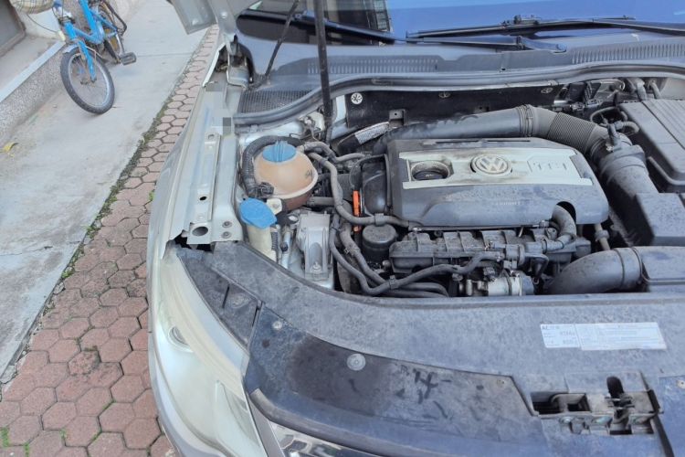 Used Volkswagen FAW-Volkswagen CC 2011 1.8TSI Luxury Model Engine Bay Right
