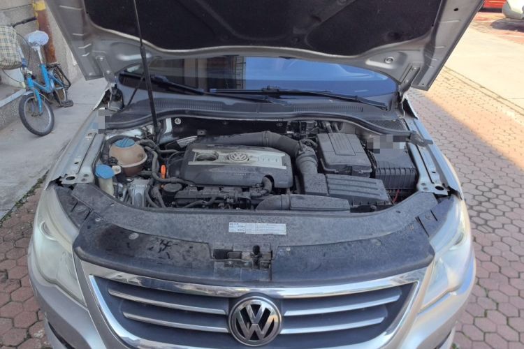 Used Volkswagen FAW-Volkswagen CC 2011 1.8TSI Luxury Model Engine Bay