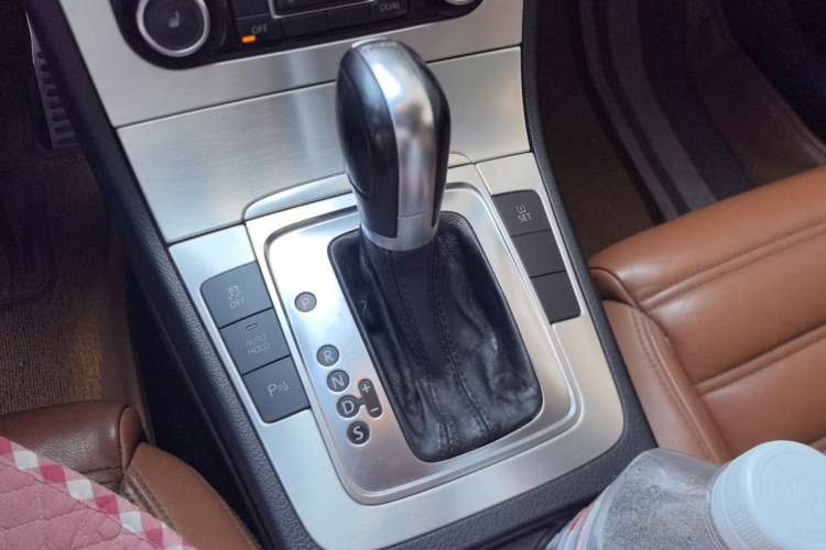 Used Volkswagen FAW-Volkswagen CC 2011 1.8TSI Luxury Model Gear Lever
