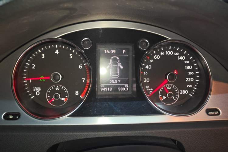 Used Volkswagen FAW-Volkswagen CC 2011 2.0 TSI Luxury Edition Instrument Cluster