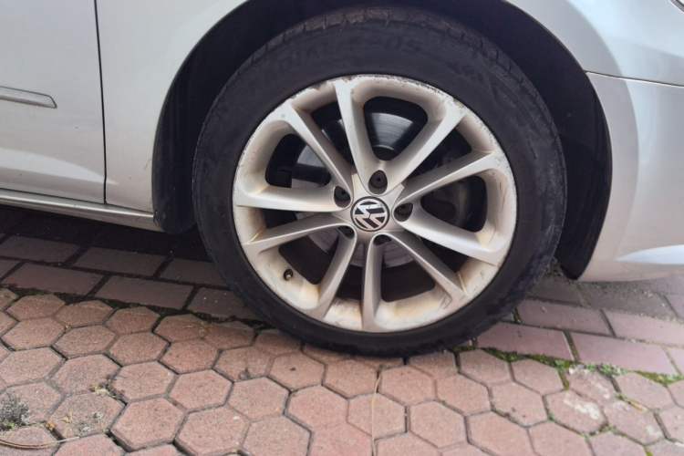 Used Volkswagen FAW-Volkswagen CC 2011 1.8TSI Luxury Model Right Front Wheel Hub
