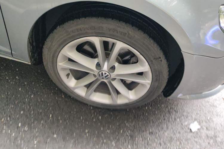 Used Volkswagen FAW-Volkswagen CC 2011 1.8TSI Luxury Model Right Front Wheel Hub