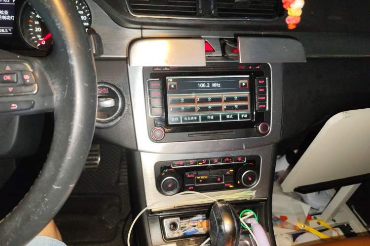 Used Volkswagen FAW-Volkswagen CC 2011 1.8TSI Luxury Model Audio And AC Panel