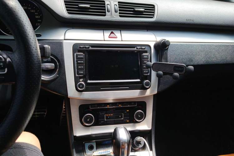 Used Volkswagen FAW-Volkswagen CC 2011 2.0 TSI Ultimate Edition Audio And AC Panel