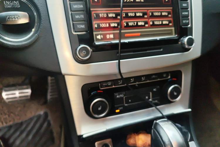 Used Volkswagen FAW-Volkswagen CC 2011 2.0 TSI Ultimate Edition Audio And AC Panel