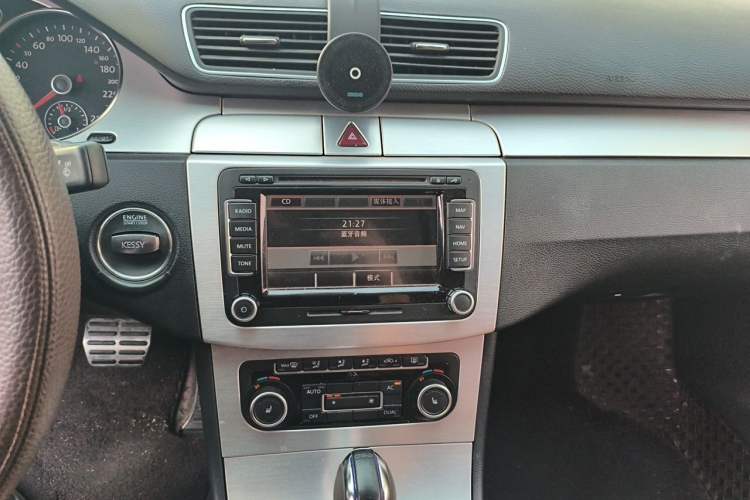 Used Volkswagen FAW-Volkswagen CC 2011 2.0 TSI Luxury Edition Audio And AC Panel