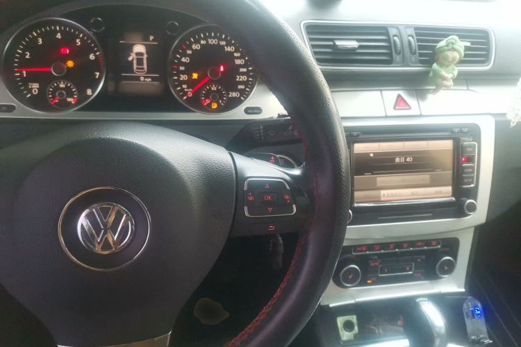 Used Volkswagen FAW-Volkswagen CC 2011 2.0 TSI Luxury Edition Center Console