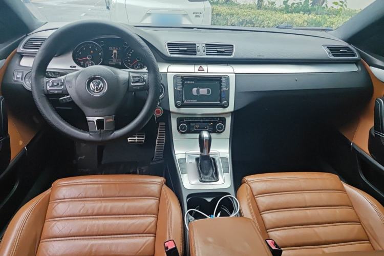 Used Volkswagen FAW-Volkswagen CC 2011 2.0 TSI Ultimate Edition Center Console